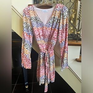 Emily Wonder Boutique Rayon Dress.Flare shirt. Bell sleeves.Size S great Colors